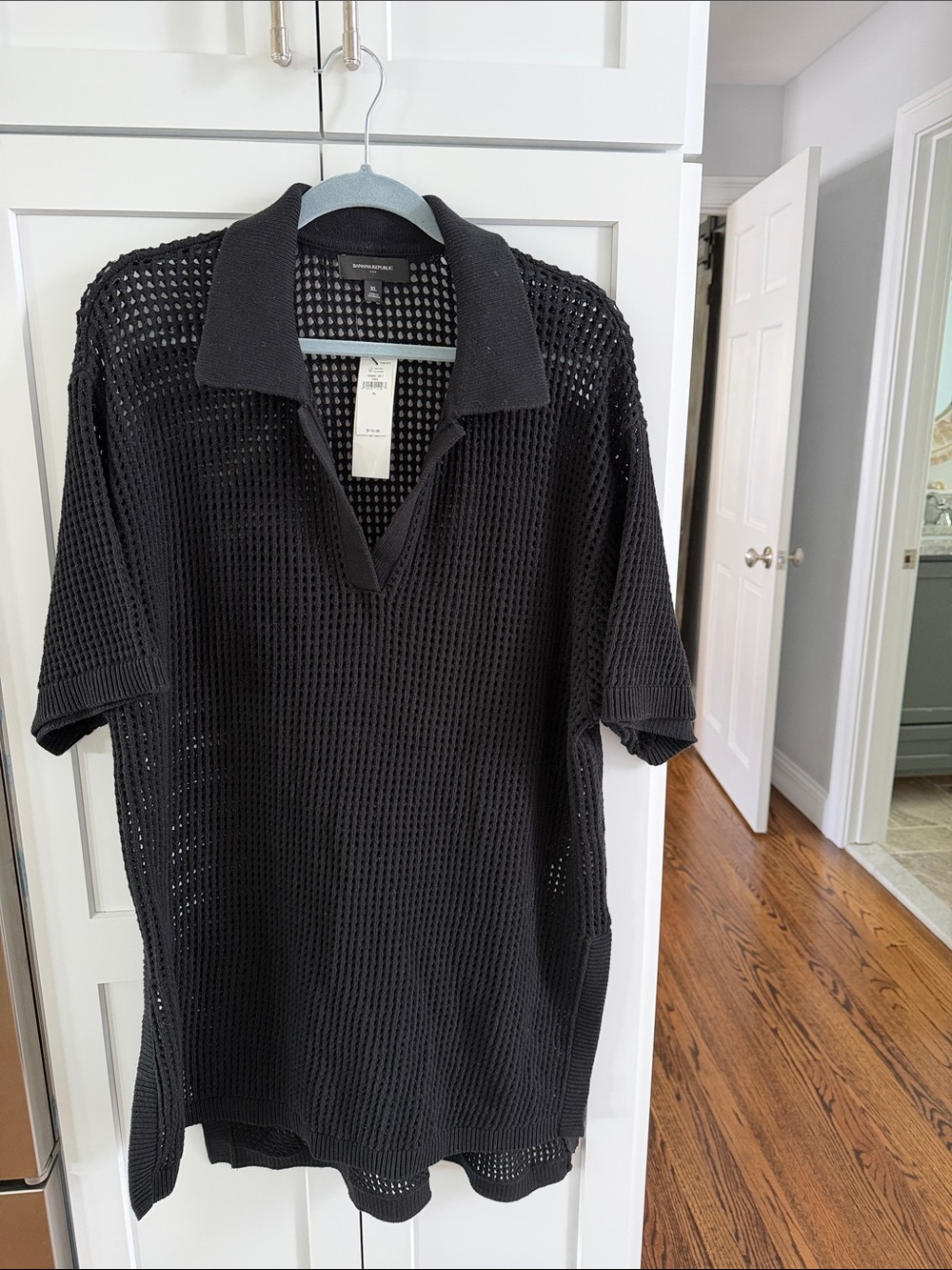 Banana Republic Black Open-Weave tunic
Size XL NWT